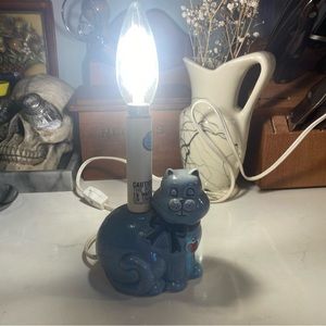 Vintage blue kitty lamp with red heart. Works.